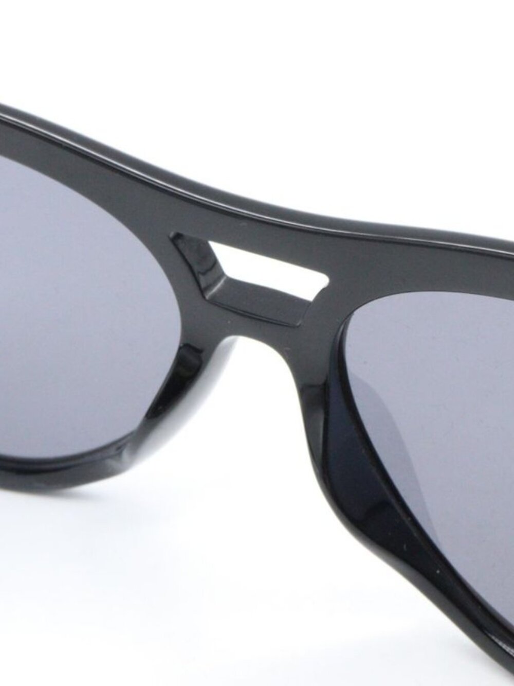 Chanel Sunglasses 501 T8 Black - Picture 6 of 6
